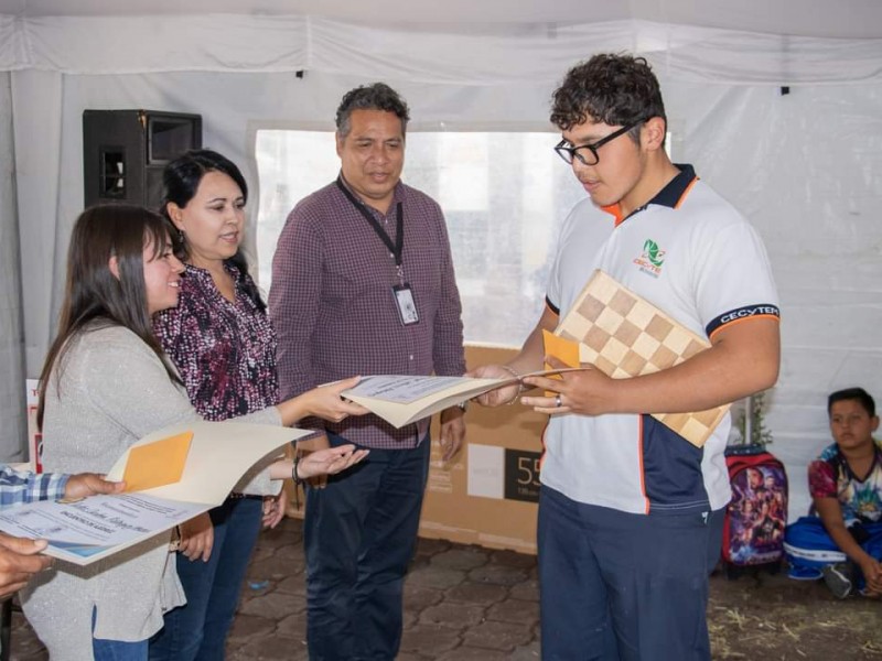 Concluyó Semana de la Ciencia, Tecnología y Literatura en Tangancícuaro