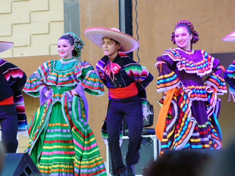 CONCURSO TRAJES TÍPICOS