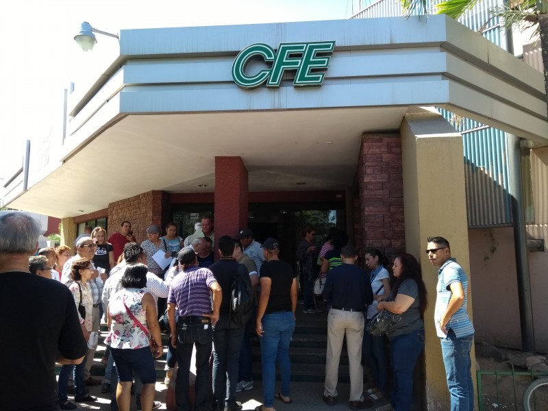 Condenan fallas de CFE en suministro de energía