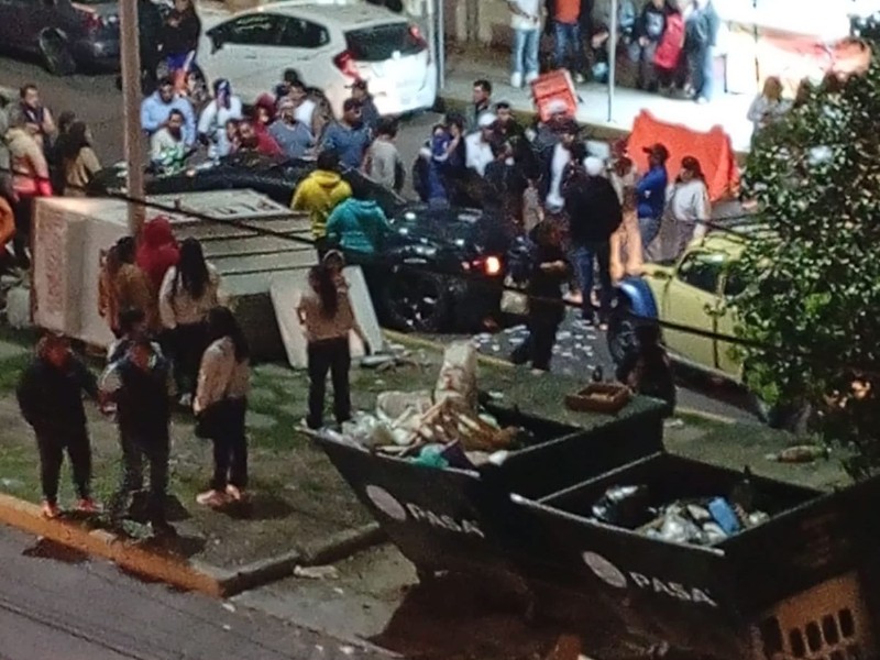 Conductor de camaro causa destrozos en La Margarita
