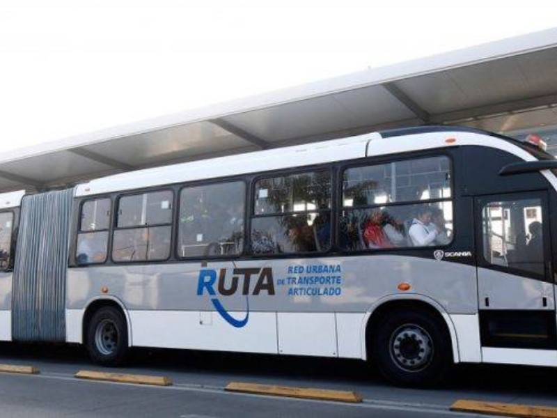 Conductor de unidad del Metrobús atropella y mata a un hombre
