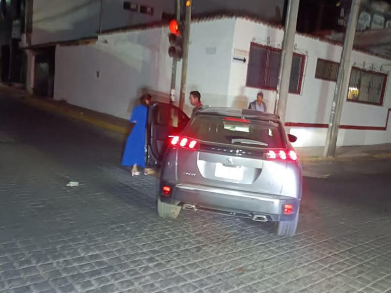 Conductor ebrio provoca accidente en Av. México