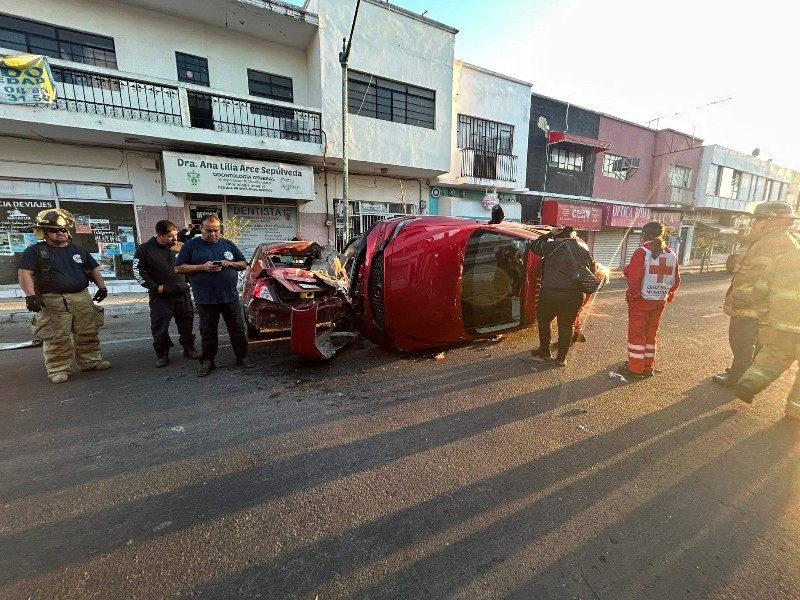 Conductor ebrio provoca choque múltiple en el centro de Tepic