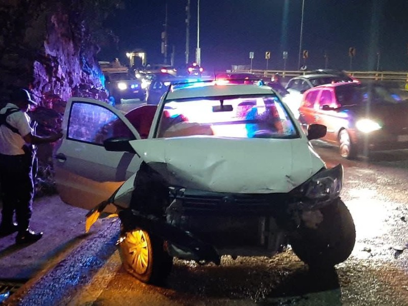 Conductor resulta lesionado tras chocar en el Cerro del Fortín
