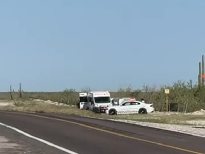 Conductora resulta lesionada tras ser sacada de la carretera por un tráiler