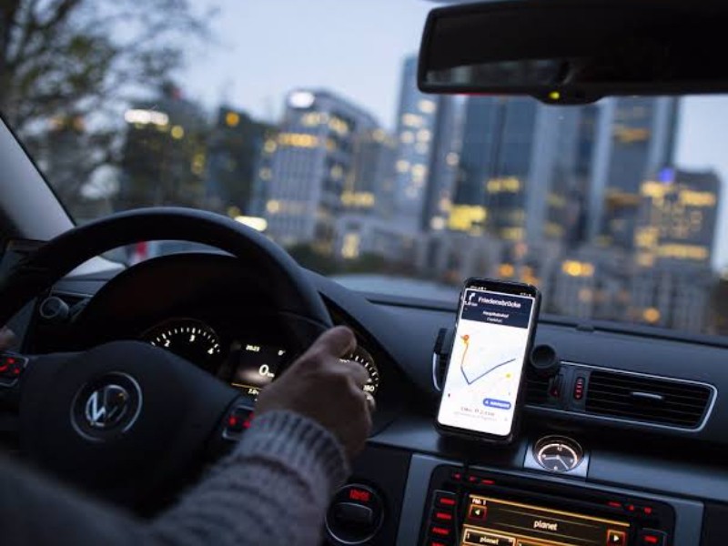 Conductores de plataformas digitales exigen frenar comisiones excesivas que reducen sus ingresos
