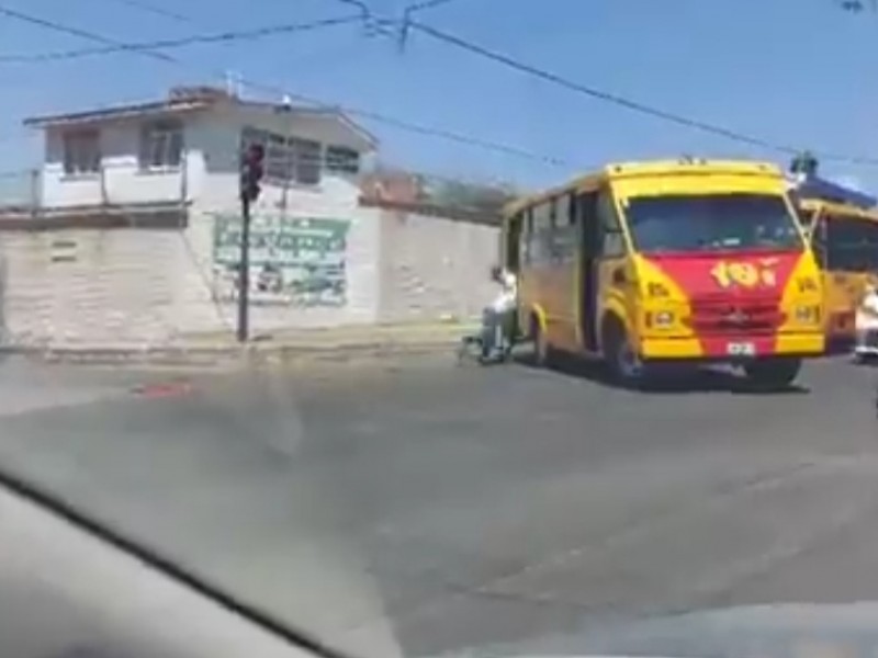 Conductores de transporte público protagonizan pelea