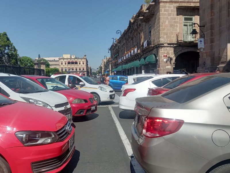Conductores de Uber reportan hasta 3 asaltos diarios