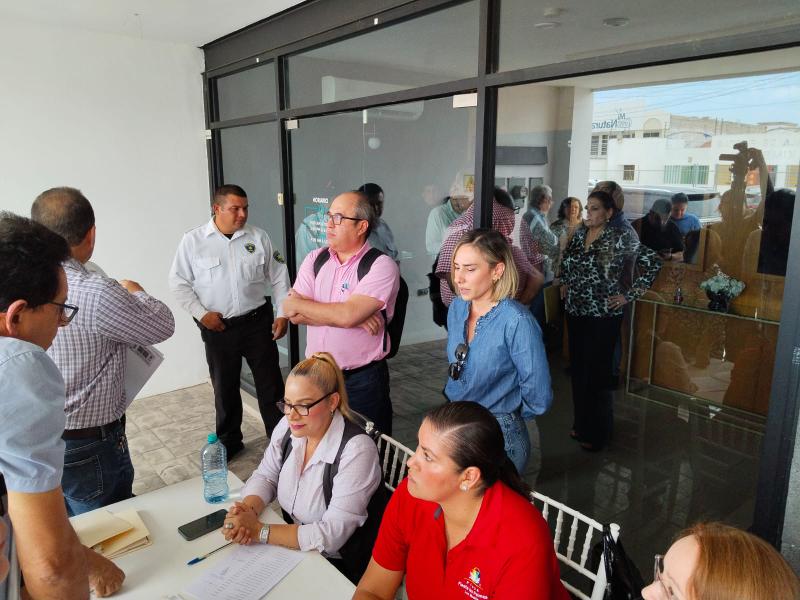 Condóminos truenan contra presidente del Consejo de Plaza Fiesta Las Palmas