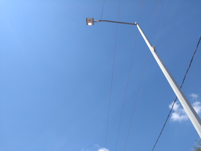 Confía Servicios Públicos finalizar instalación de lámparas