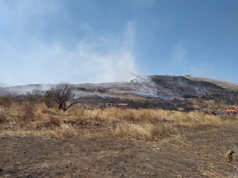 Confinado el incendio en Los Laureles