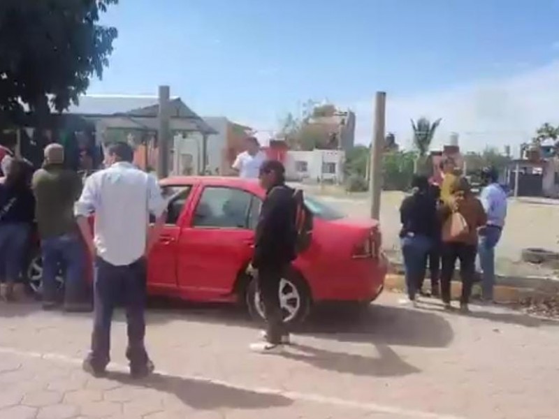 Conflicto en telesecundaria de comunidad en Izúcar de Matamoros