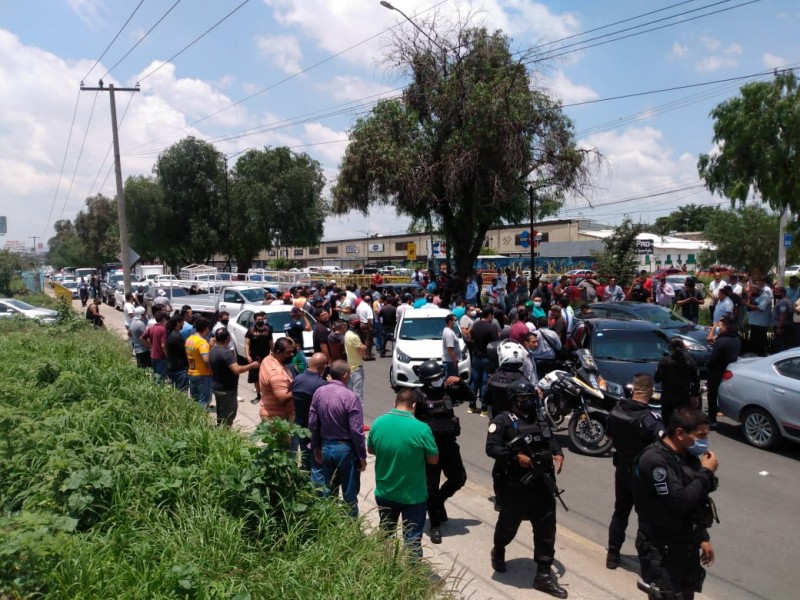 Conflicto entre personal de Movilidad y conductores de taxis ejecutivos