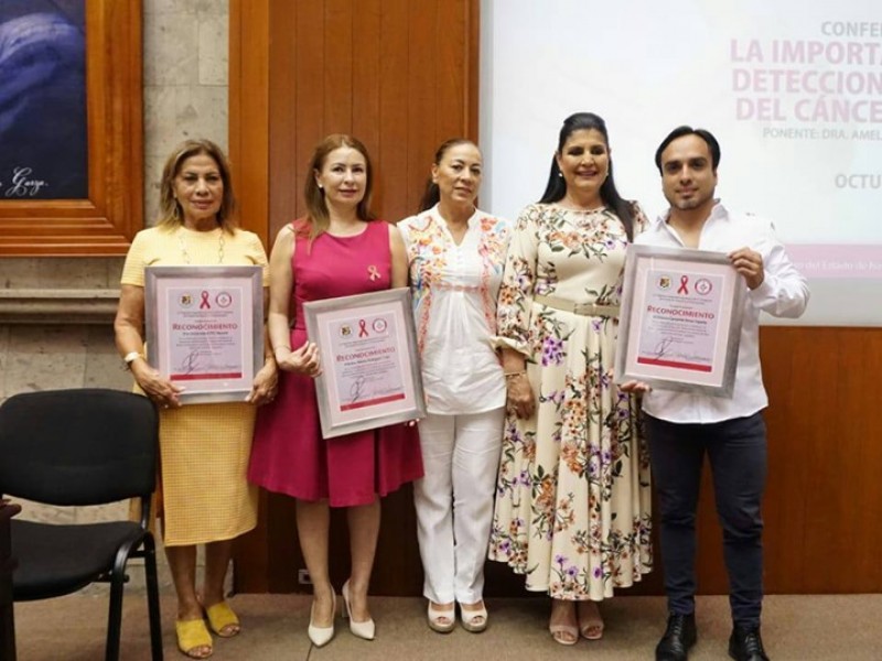 Congreso concientiza sobre el cáncer de mama