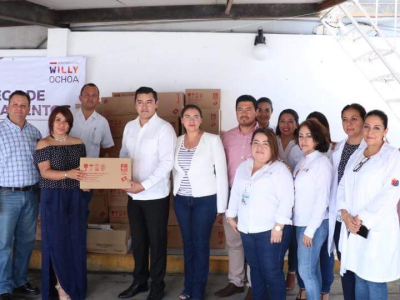 Congreso del estado dona medicamentos