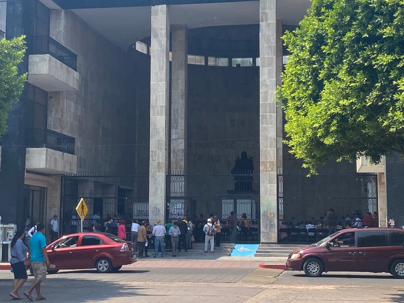 Congreso suspende labores argumentando Día de San Marcos