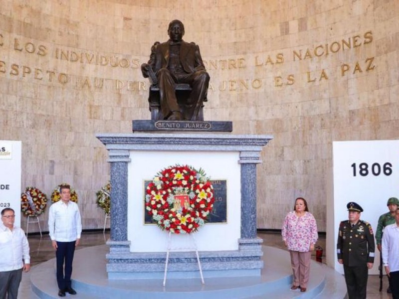 Conmemoran 217 aniversario del natalicio de Benito Juárez