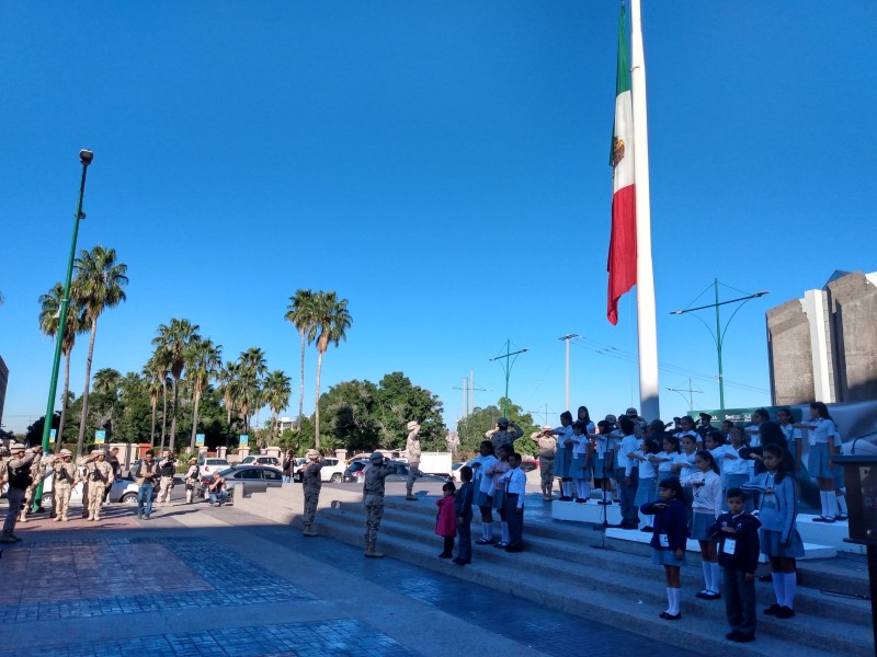 Conmemoran Día de la Bandera