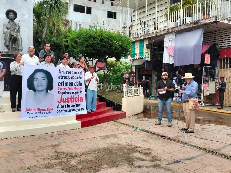 Conmemoran aniversario del asesinato de la doctora, Adela Rivas en Atoyac
