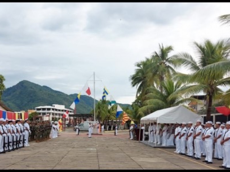 Conmemoran CXCVIII Aniversario de la Armada de México en Zihuatanejo