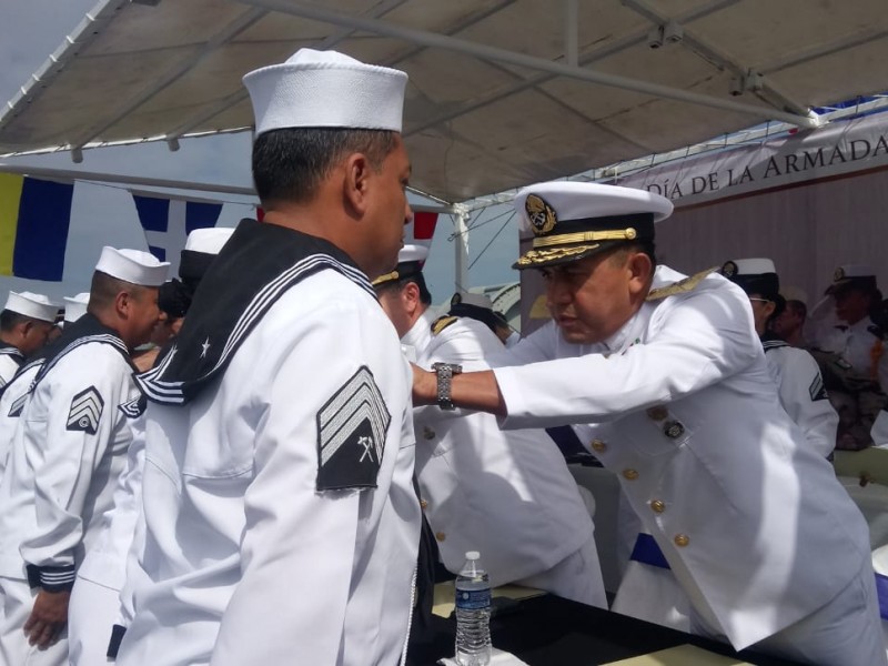 Conmemoran día de la Armada de México