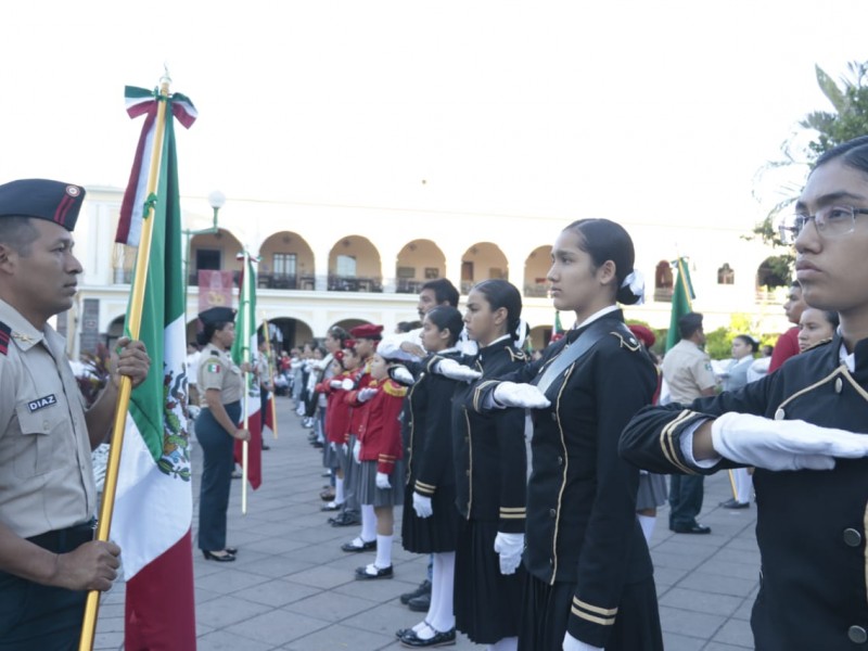 Conmemoran día de la bandera