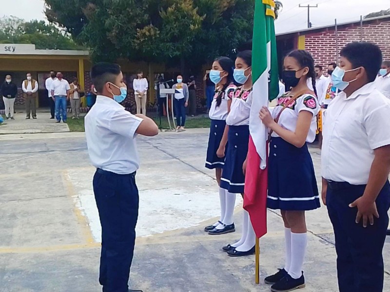 Conmemoran Día de la Lengua Materna en Álamo