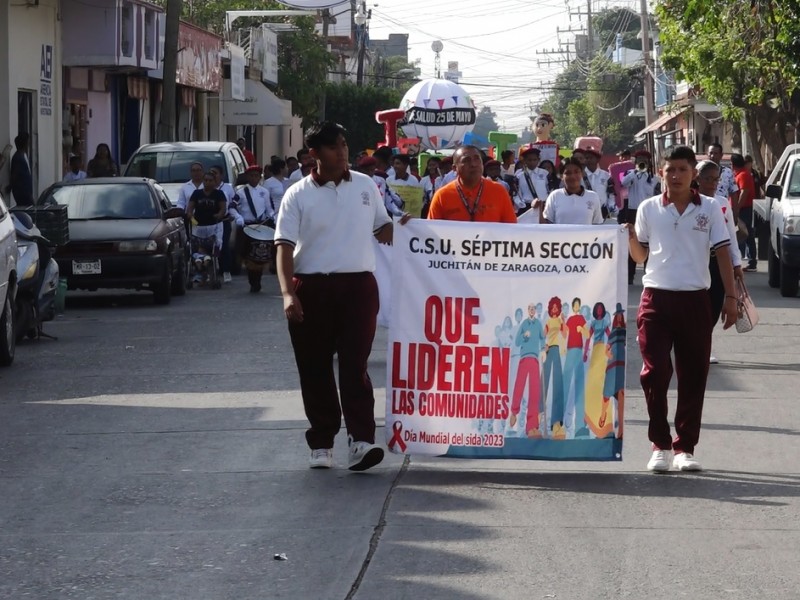 Conmemoran Día de lucha contra el VIH-SIDA