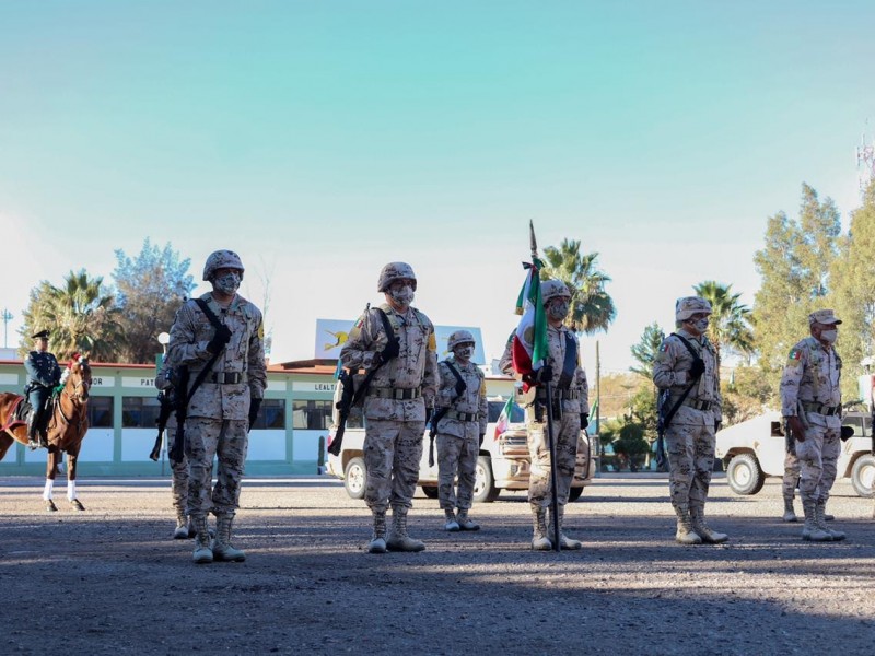 Conmemoran día del ejército con exposición fotográfica