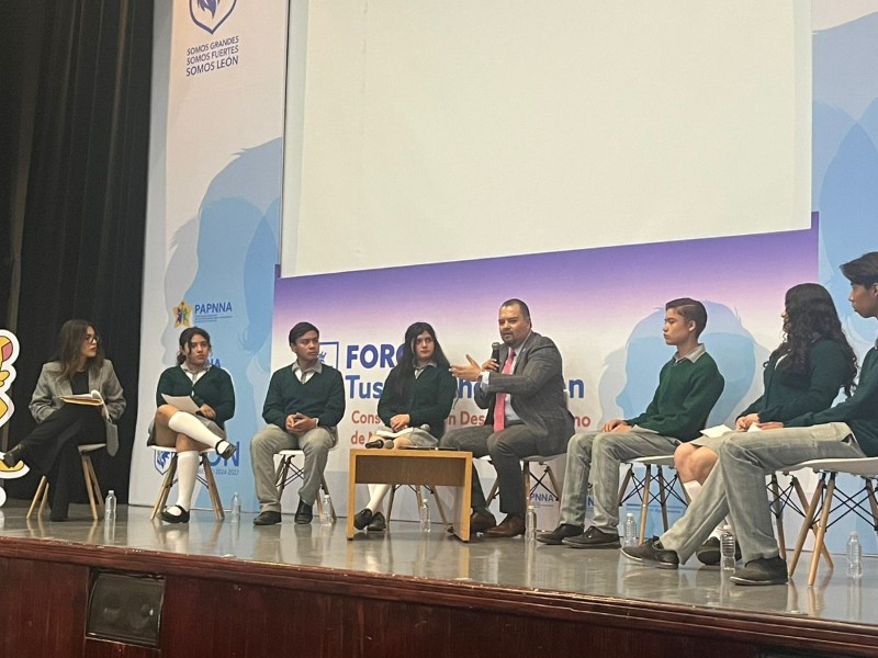 Conmemoran día mundial de los derechos de niñas, niños y adolescentes