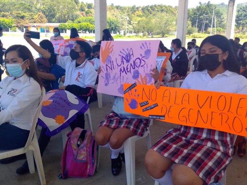 Conmemoran día Naranja en Álamo Temapache