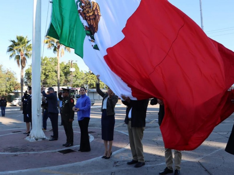 Conmemoran el 106 aniversario de la Constitución Mexicana