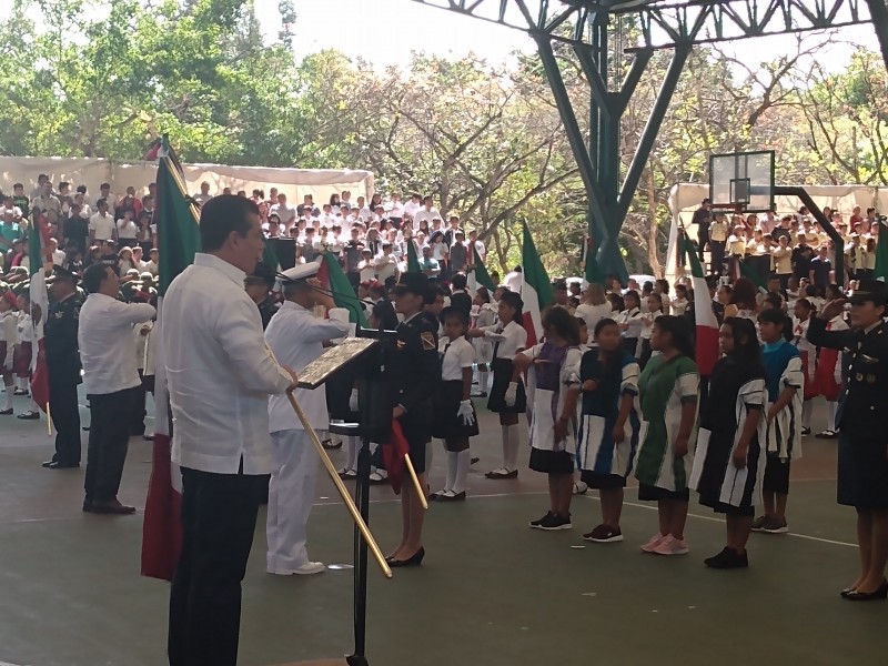 Conmemoran el CXCIX Aniversario del día de la Bandera