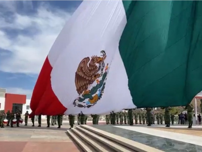 Conmemoran el Día de la Bandera de México en Zacatecas