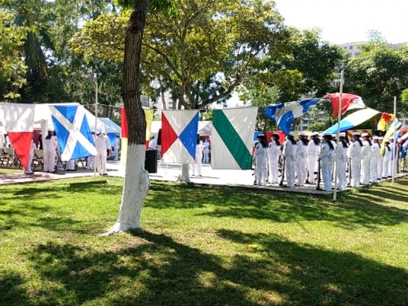Conmemoran en Zihuatanejo Día de la Armada de México