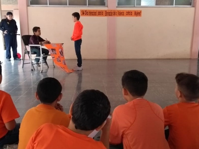 Conmemoran niños previo Dìa de Naranja