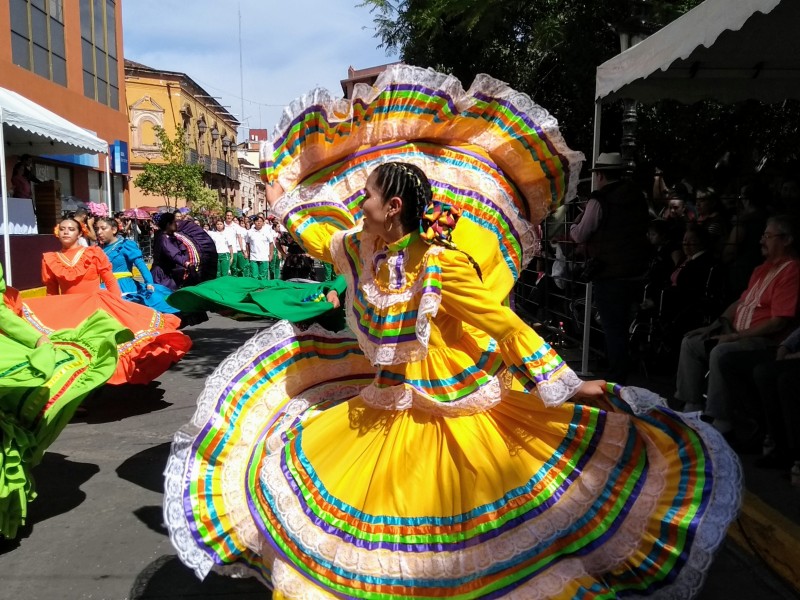 Conmemoran Revolución Mexicana con desfile deportivo-militarizado en Zamora