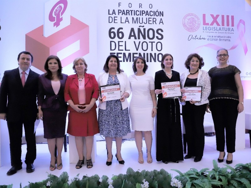 Conmemoran voto femenino en México