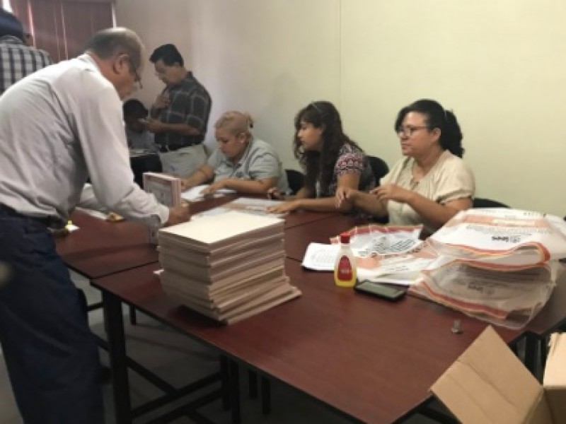 Consejos distritales preparan entrega de paquetes electorales