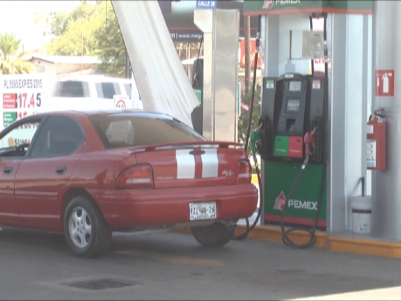 Constante aumento de gasolina afecta a consumidores