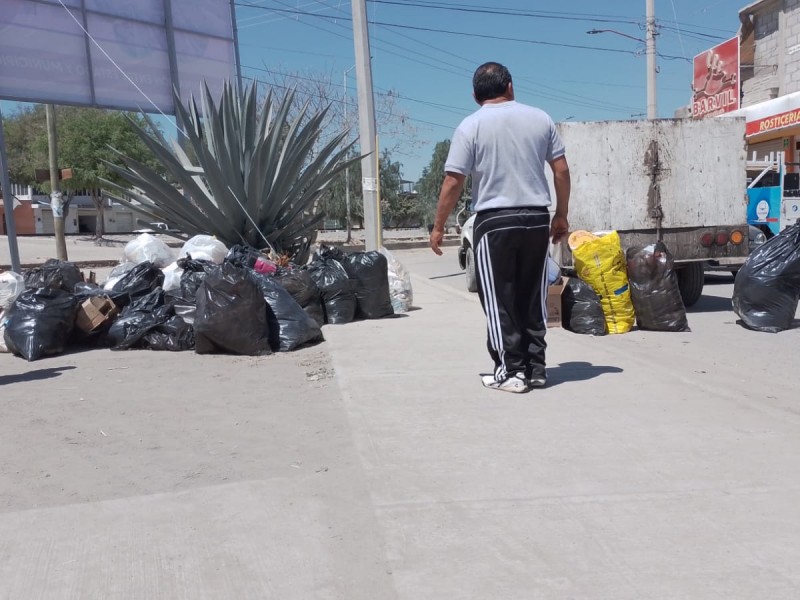 Constituyentes a punto de cerrar calles por problemática de basura