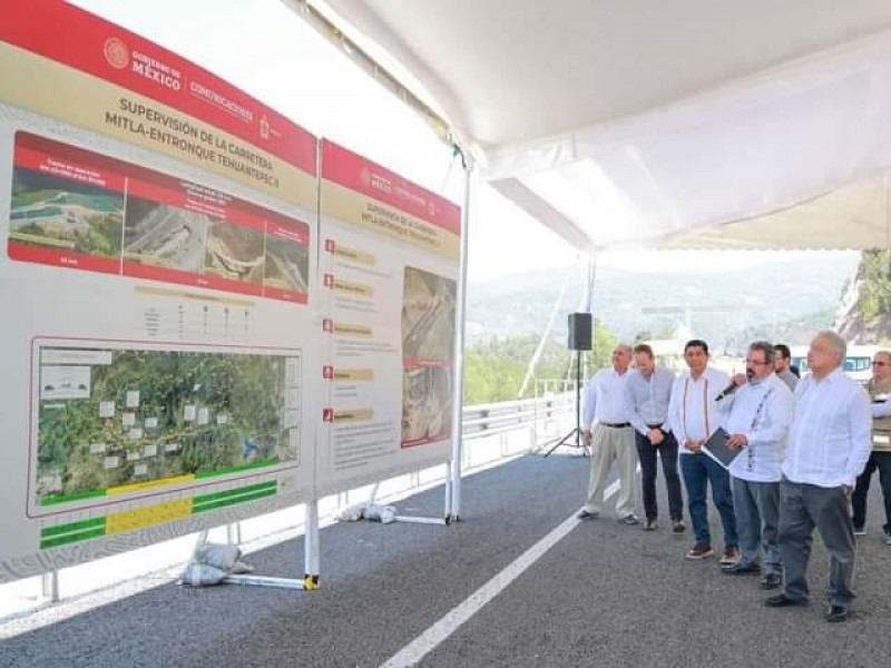 Construcción de carretera Mitla-Tehuantepec concluirá en diciembre: López Obrador
