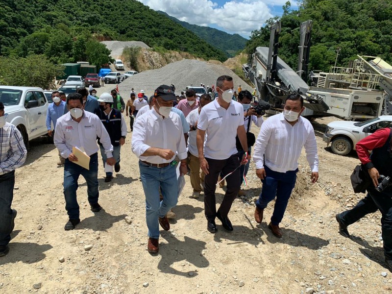 Construcción de túnel en autopista Oaxaca-Costa lleva un 95%