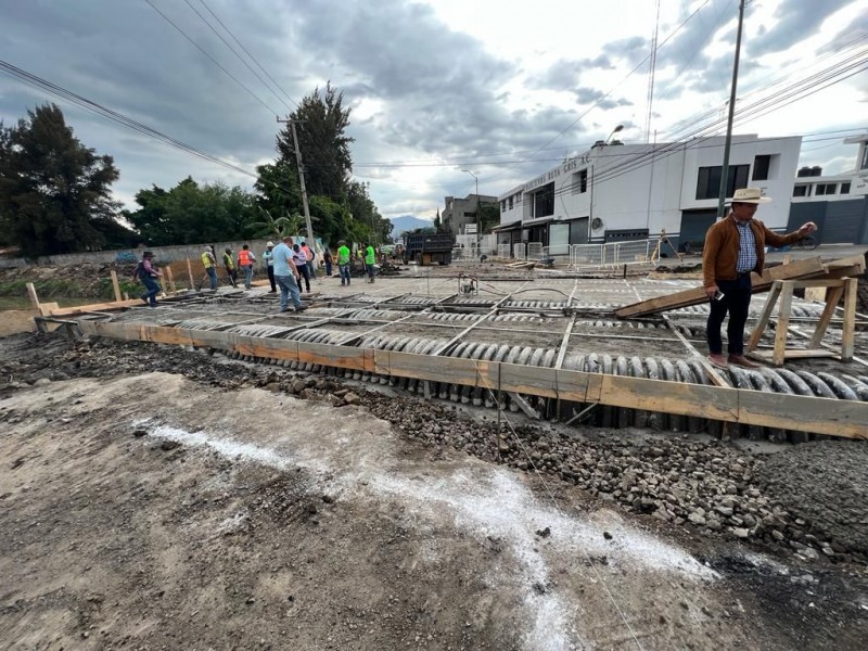 Construcción del puente en dren Barajas registra 60% de avance