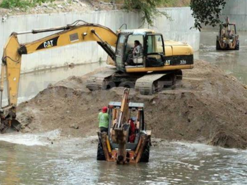 Constructores urgen comité de contratación para obra pública