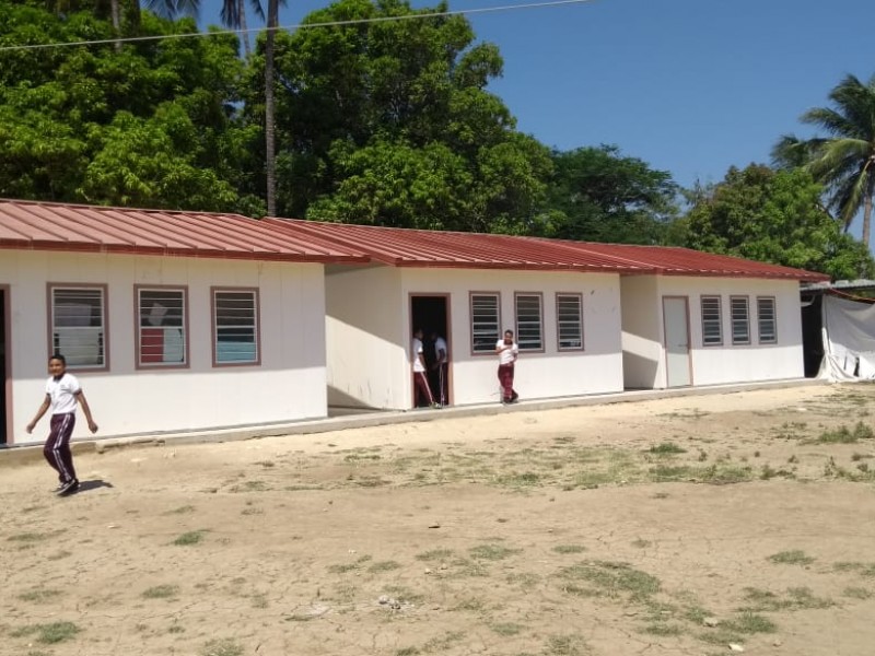 Construyen aulas para Técnica 258 en Tehuantepec