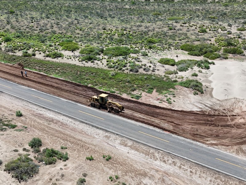Construyen baños y carriles para mejorar acceso a Huatabampito