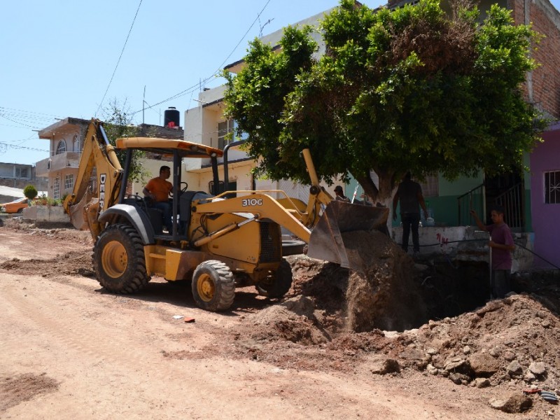 Construyen calles en diferentes colonias de La Piedad