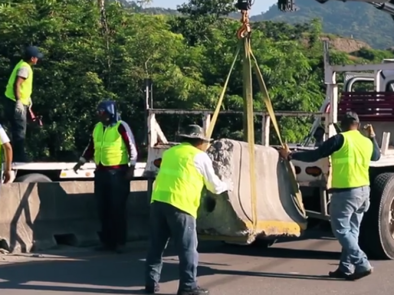 Construyen carril para camiones pesados en carretera a Jalipa