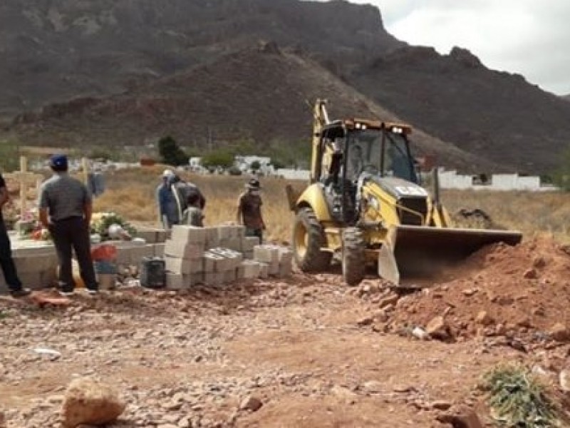 Construyen más gavetas en panteón Héroes Civiles